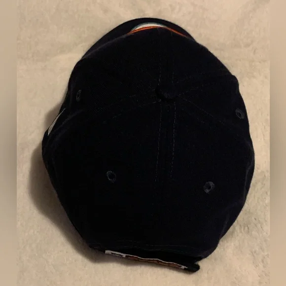 Chicago Bears hat with Sticker Tags - Picture 4 of 10